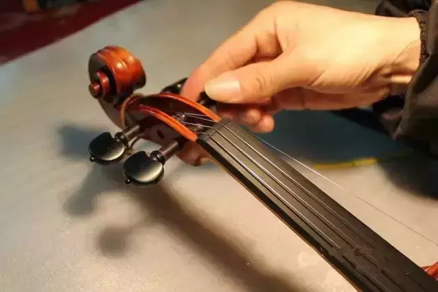 小提琴如何保养和维护（小提琴怎么清洁和保养）